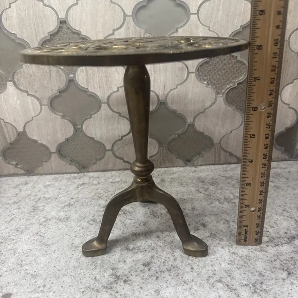 Vintage Brass Plant Stand With Squirrel & Grapevine Design – 8" Tall - Picture 2 of 4